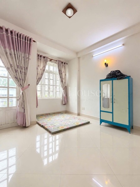 Cho thuê phòng có ban công, cửa sổ lớn, đầy đủ tiện nghi – Bình Thạnh gần UEF, HIU
