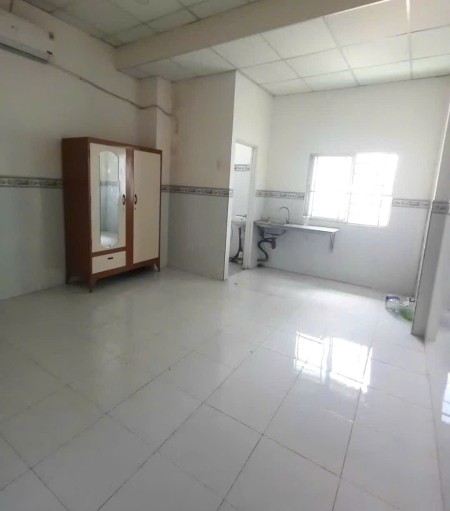  Cho thuê Phòng Âu Dương Lân Q8. (25m2) WC riêng, Máy Lạnh, Nấu ăn đc, giờ tự do, Sau căn MT