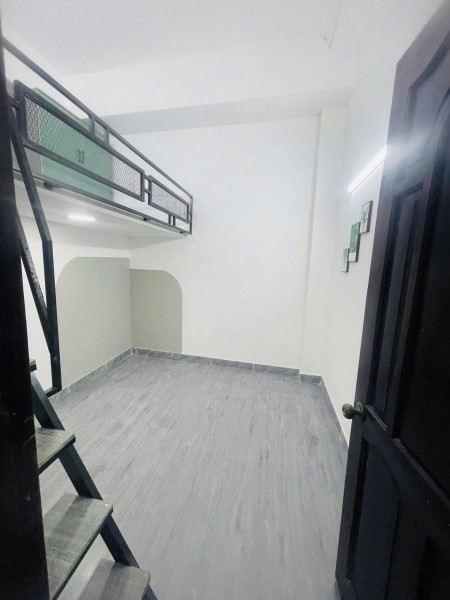 Phòng Gác - Cộng Hoà - Giá 3.8 Triệu