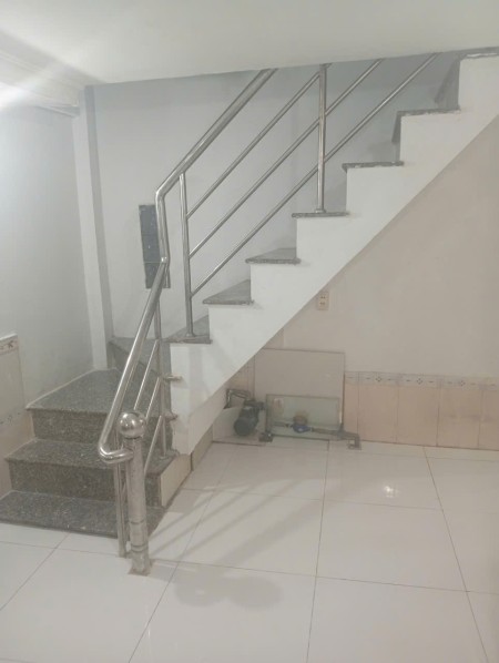 Chính chủ cho thuê nhà nguyên căn 1 trệt 1 lầu, 710/15 Huỳnh Tấn Phát, phường Tấn Phú, quận 7