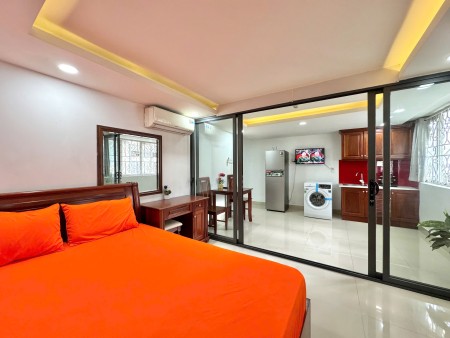 PHÒNG BAN CÔNG 35m2 FULL NỘI THẤT HOÀNG SA Q3 gần CHỢ PHẠM VĂN HAI