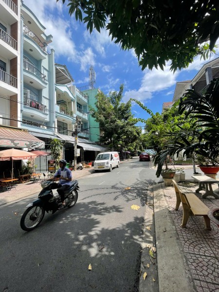 Đi đến slide 8