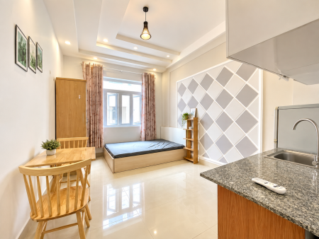 Cho thuê phòng Bình Thạnh siêu thoáng 30m2, full nội thất gần ngã tư hàng xanh, UTH, FTU2 tiện đi Q1