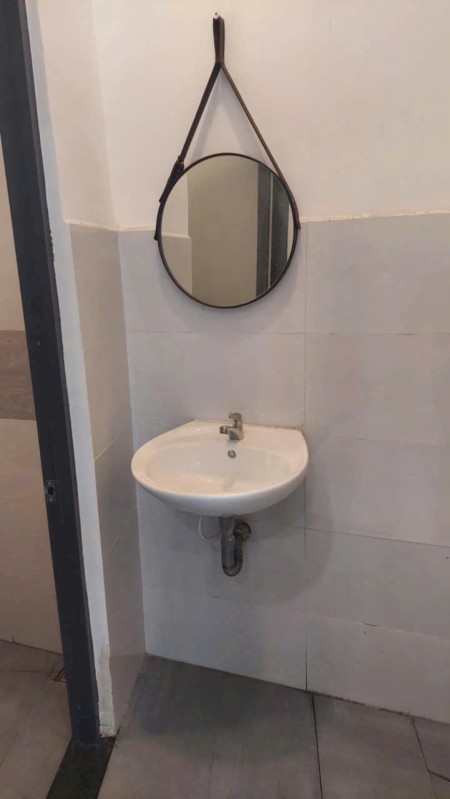 Nhà 1 lầu ,2p ngủ, 2wc hẻm 270 Phan Đình Phùng giá 14tr/tháng