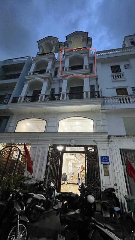 Tìm bạn ở ghép trong nhà nguyên căn - Đang còn 1 phòng trống, có ban công, view đẹp.
