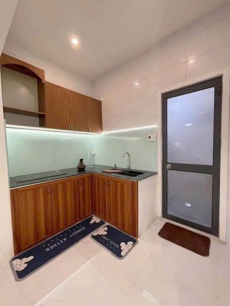 Nhà riêng- nội thất- 2 phòng ngủ, 2wc hẻm Huỳnh Văn Bánh- Phú Nhuận-14tr5/tháng
