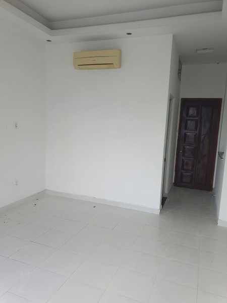 Bên em hiện tại còn 3 phòng cho nữ thuê có thể vào ở ngay