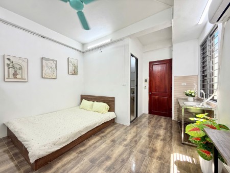 Phòng cửa sổ thoáng 123 Trần Cung 3tr6