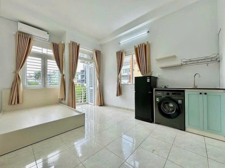Cho thuê căn hộ - Bancol lớn - Full nội thất - Máy giặt riêng - Miễn phí xe