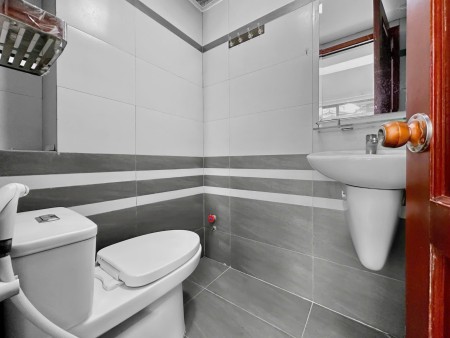 PHÒNG ĐẸP TRẦN HUY LIỆU – SÁT VÁCH QUẬN 3 & QUẬN 1, DỌN VÀO Ở NGAY CÓ GÁC CHỈ 6TR FULL NỘI THẤT