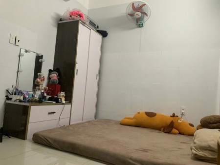 Dạ em xin phép pass phòng để về quê ở ạ