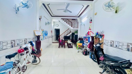 Cho thuê toàn bộ gian nhà mặt tiền Tiên Sơn 2