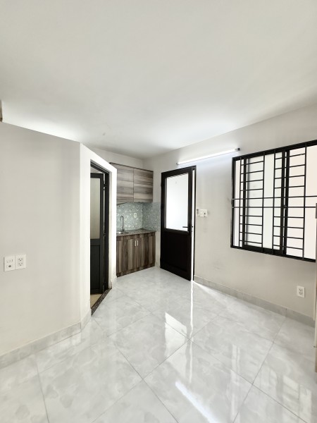 Phòng tầng 3 sở hữu luôn sân thượng phía trước tại 116/46 Dương Quảng Hàm p5 Gò Vấp gần ĐH Văn Lang