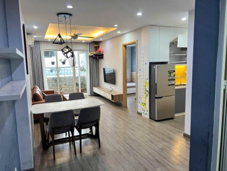 Oriental Plaza-Âu Cơ, sẵn nội thất 2PN Giá thuê 12 t/th, 78m2 ban công