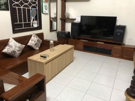 Cho thuê nhà nguyên căn 40m, 3.5 tầng, 4 phòng ngủ.