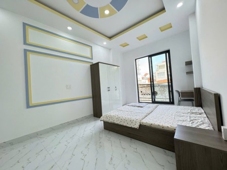 Cho thuê phòng rộng, ban công thoáng, full nội thất – Lê Quang Định, Bình Thạnh, gần Bà Chiểu, Q1
