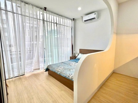 CHO THUÊ CĂN HỘ BAN CÔNG SIÊU RỘNG, MÁY GIẶT RIÊNG TẠI NGUYỄN KIỆM , PHÚ NHUẬN GẦN SÂN BAY TÂN NHẤT
