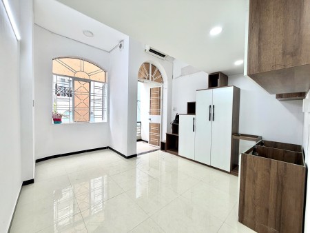 SIÊU PHẨM DUPLEX GÁC LỬNG CAO CẤP QUẬN 10 – BAN CÔNG THOÁNG ĐÃNG – PHÒNG MỚI TINH