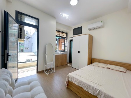 PHÒNG CÓ BAN CÔNG CỬA SỔ LỚN THOÁNG FULL NỘI THẤT CÔ BẮC PHÚ NHUẬN, SÁT BÌNH THẠNH, QUẬN 1, QUẬN 3