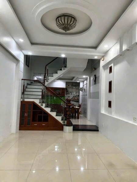 Nhà nguyên căn 2PN,2Wc trước nhà có thể KD nhỏ,đường ô tô Q. Phú Nhuận