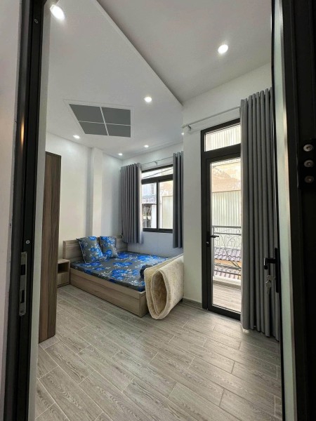 Nhà riêng 1 trệt 1 lầu, Phan Xích Long 93m2, 2PN, Sẵn nội thất giá 14.5tr/th