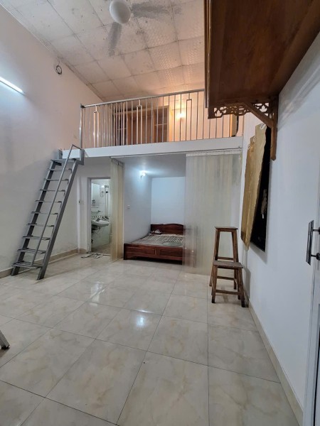 Cho thuê nhà cấp 4 có gác xép rộng 35m2