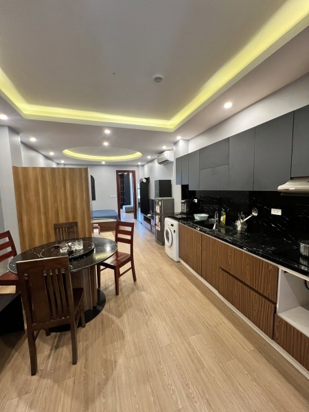 Căn hộ 1 ngủ view đẹp, ban công tại 225 Âu Cơ, QUẢNG AN, Hồ Tây
