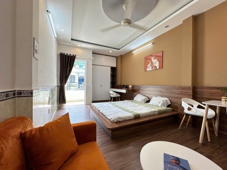 Phòng ban công lớn full gỗ nội thất mới ngay chợ bà chiểu giáp Q1 nguyễn văn đậu, bình thạnh