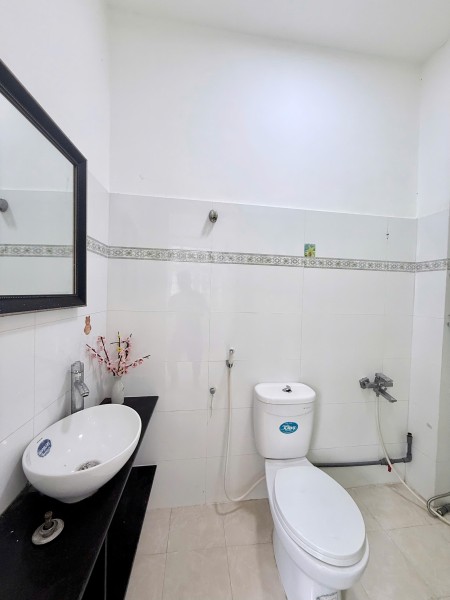 Hẻm Nguyễn Phúc Chu căn 1 trệt 2 lầu, 3 phòng ngủ giá 14tr/tháng