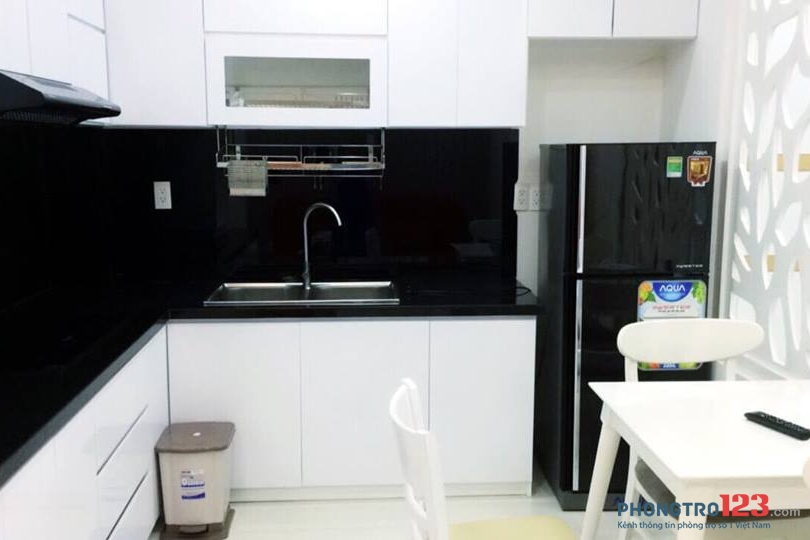Cho thuê căn hộ dịch vụ 2PN Nguyễn Trãi, Quận 5 full nội thất