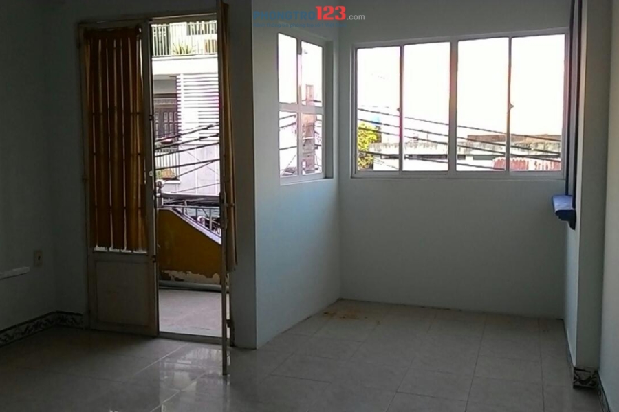 Cho thuê phòng Máy lạnh, Ban công, Cửa sổ ở 156 HTP, gần ĐH Nguyễn Tất Thành, Luật, Marketing-3,2 tr