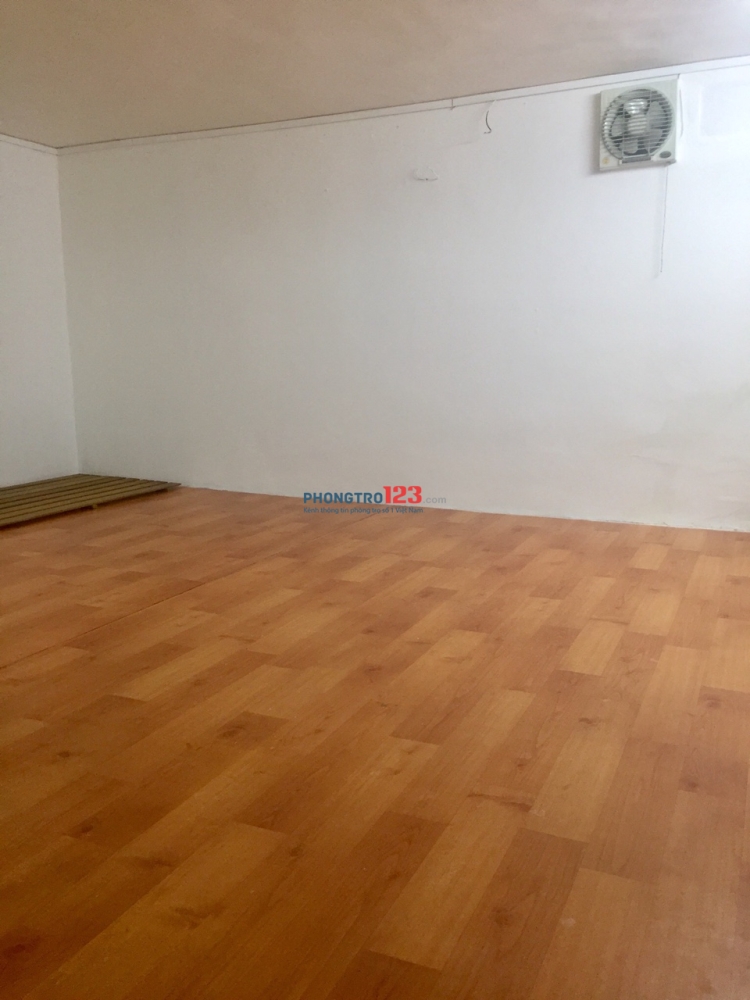 Cho thuê nhà HXH mới Vào KD ngay 230/4 Hai Baa2 Trưng, Q.1 1T 1Lửng 1PK, 2PN, 1 P.Bếp 1WC có Nội Thất 80m2 16,8tr