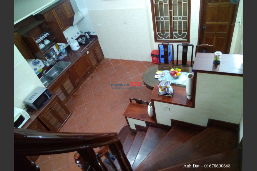 Cho thuê nhà 4 tầng 200m2 đầy đủ tiện nghi, thuận tiện đi lại!