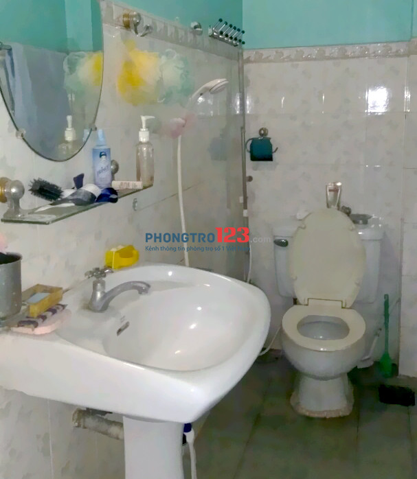Cho thuê phòng trọ Quận 3, Rộng rãi, có ban công thoáng mát, giá 3,5 triệu