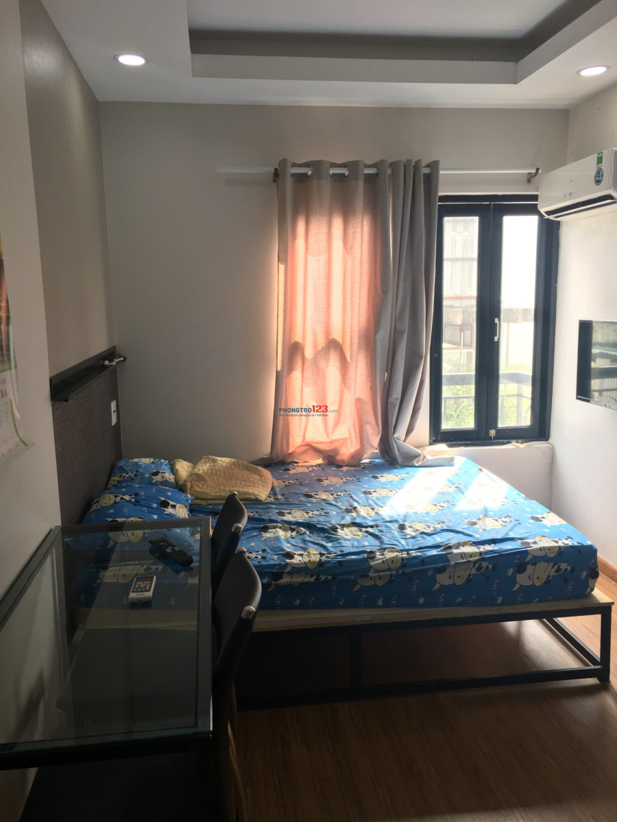 Căn hộ cao cấp 1 phòng ngủ, full nội thất Trần Phú, Q.5