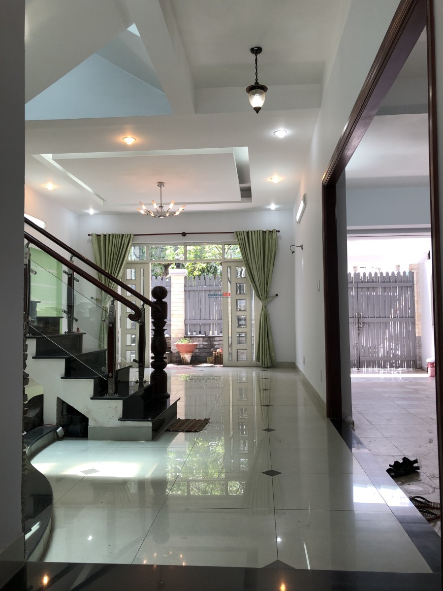 KTX Biệt thự Homestay ở ghép 1,6 triệu/người, miễn phí điện, nước, wifi, giữ xe, máy lạnh...