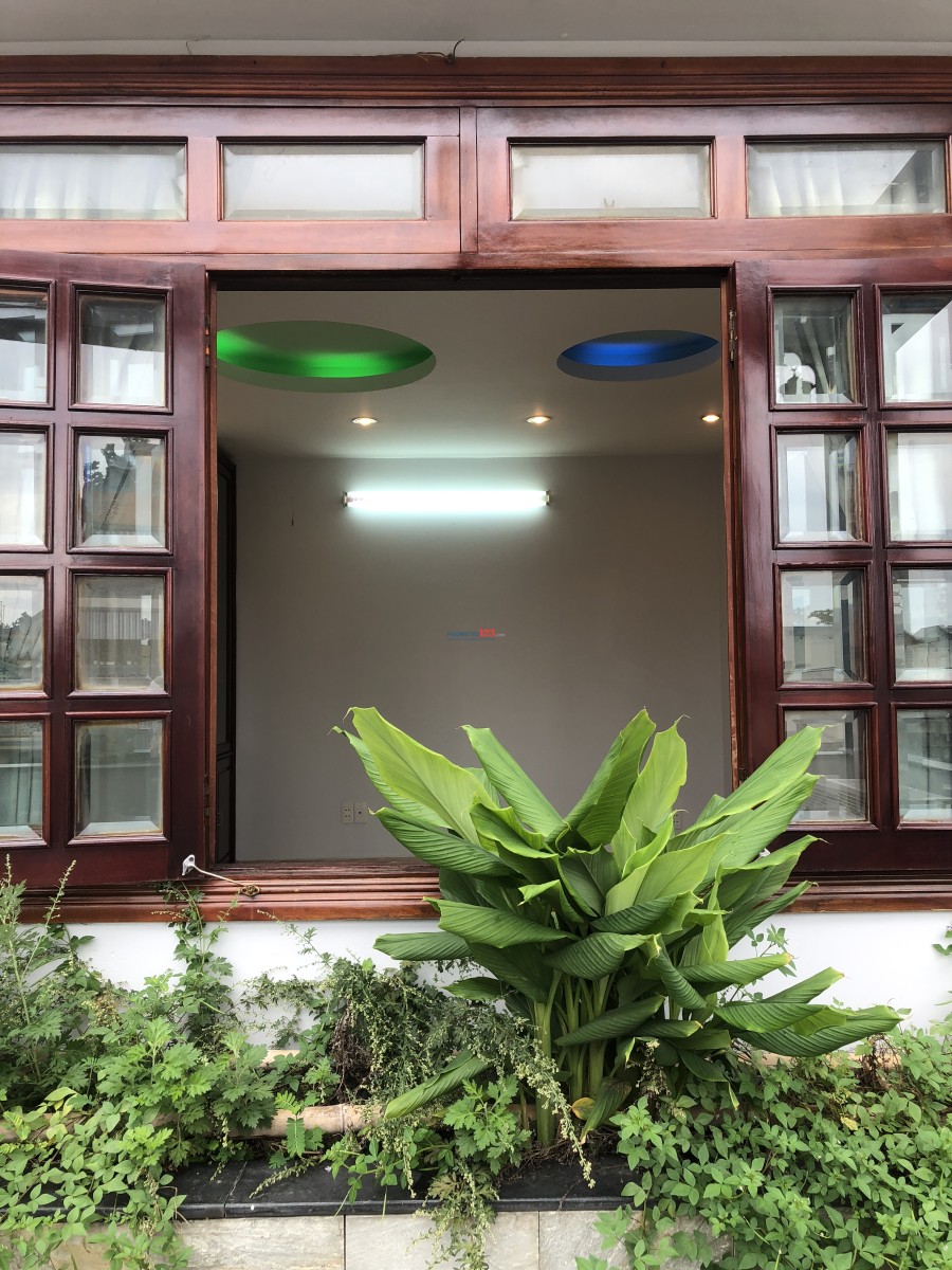 KTX Biệt thự Homestay ở ghép 1,6 triệu/người, miễn phí điện, nước, wifi, giữ xe, máy lạnh...