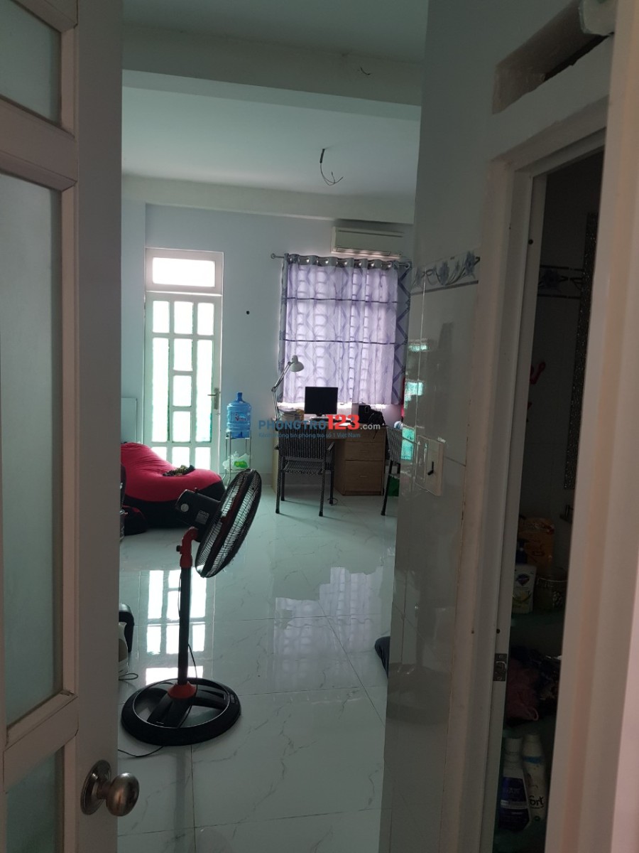 Phòng cho thuê full nội thất, có bếp quận Tân Phú