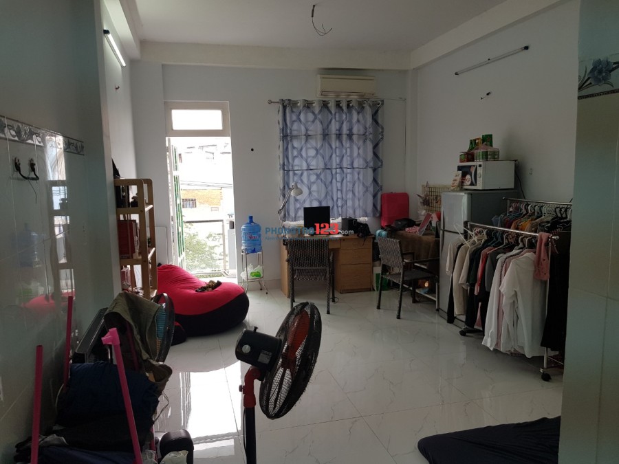 Phòng cho thuê full nội thất, có bếp quận Tân Phú