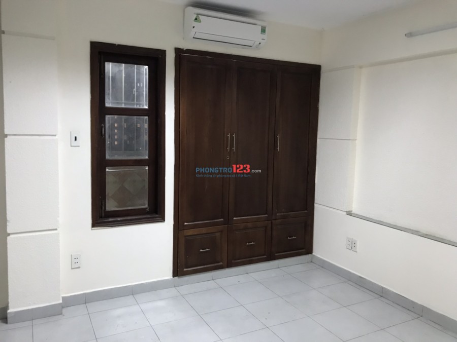 Cho thuê phòng 20m2, nội thất cơ bản tại chung cư 12 Võ văn Kiệt, Q.1