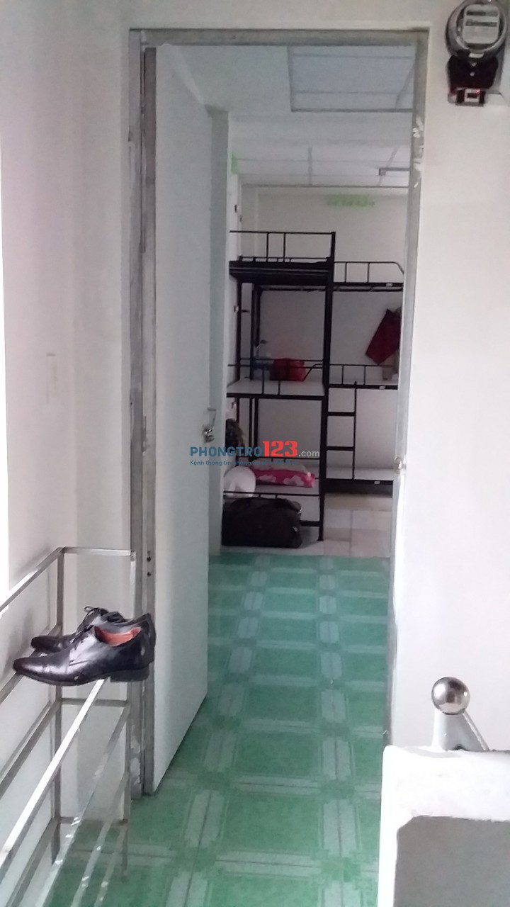 Phòng KTX máy lạnh giá chỉ 450k/người/tháng đường Nguyễn Thị Thập, Quận 7