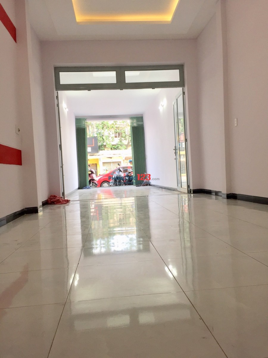 Nhà MT 586 Hoàng Văn Thụ 1T1L 2PN, 4x22 sân trước sau 170m2 giá 27,8 triệu