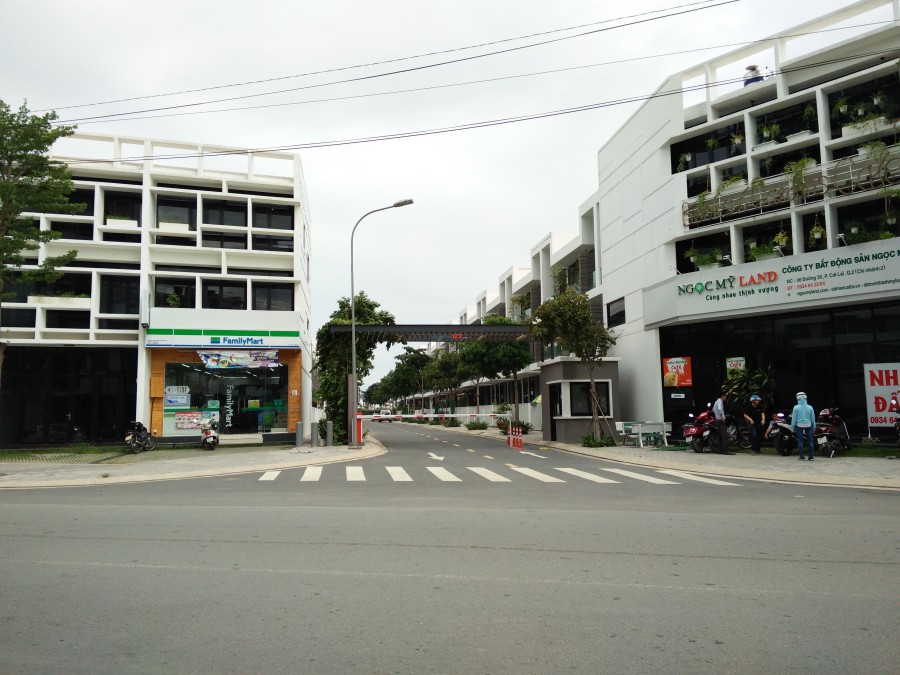 Cho thuê nhà phố nguyên căn Citi Bella Q2