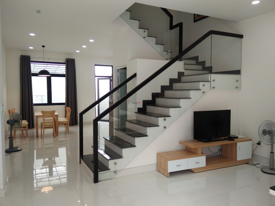 Cho thuê nhà phố nguyên căn Citi Bella Q2