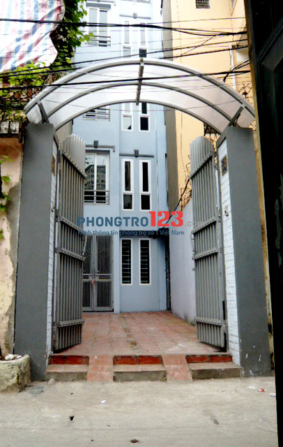 Nhà 25B /Ngách 106 Ngõ Gốc Đề, Phố Minh Khai, Hà Nội. có sân để xe máy (Chấp nhận trung gian)