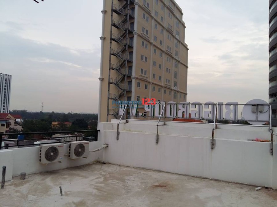 Cho thuê căn hộ dịch vụ - Ngã tư Huỳnh Tấn Phát và Hoàng Quốc Việt - Nội thất đầy đủ