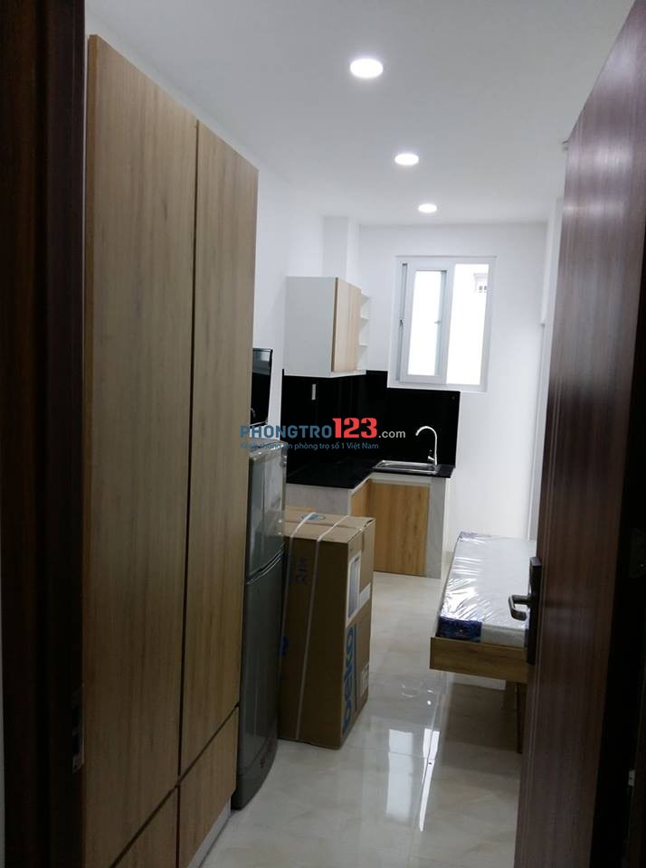 Cho thuê căn hộ dịch vụ - Ngã tư Huỳnh Tấn Phát và Hoàng Quốc Việt - Nội thất đầy đủ