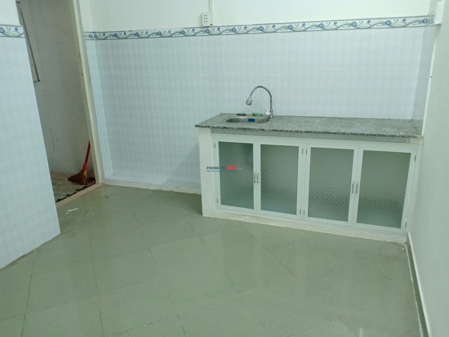 Cho thuê phòng trọ có máy lạnh cách Hutech 800m (không dựng xe máy) cách Pearl Plaza 100m