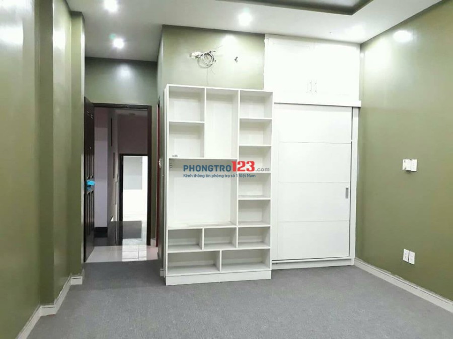 Cho thuê phòng trọ cao cấp giá rẻ, máy lạnh, tủ lớn, ban công tại Phạm Phú Thứ, Tân Bình