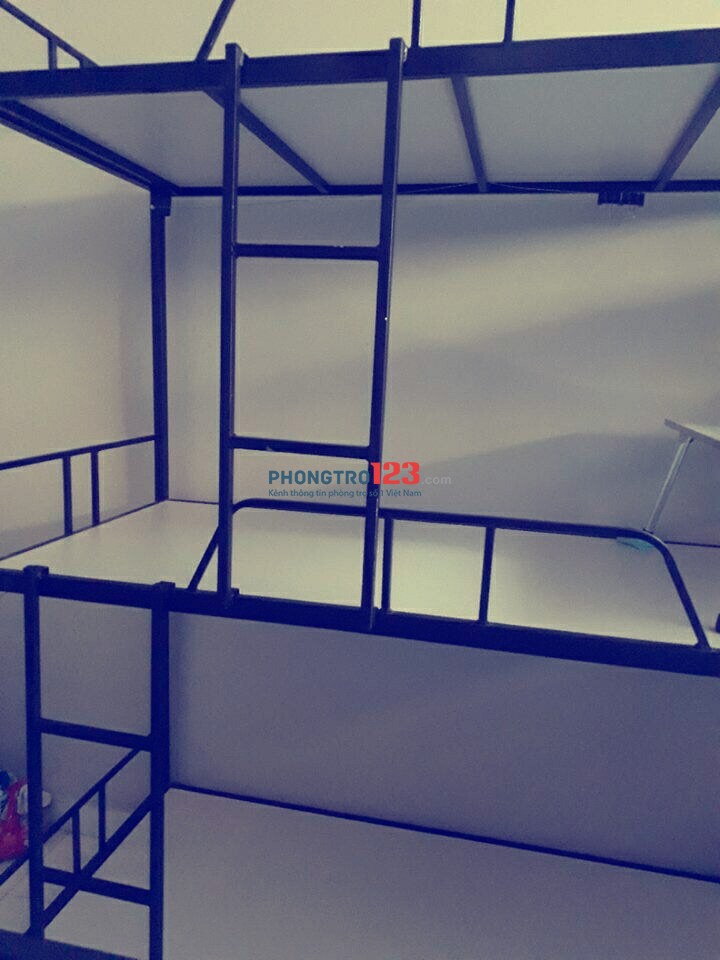 KTX máy lạnh giá rẻ ở 84 Giải Phóng, P.4, Tân Bình